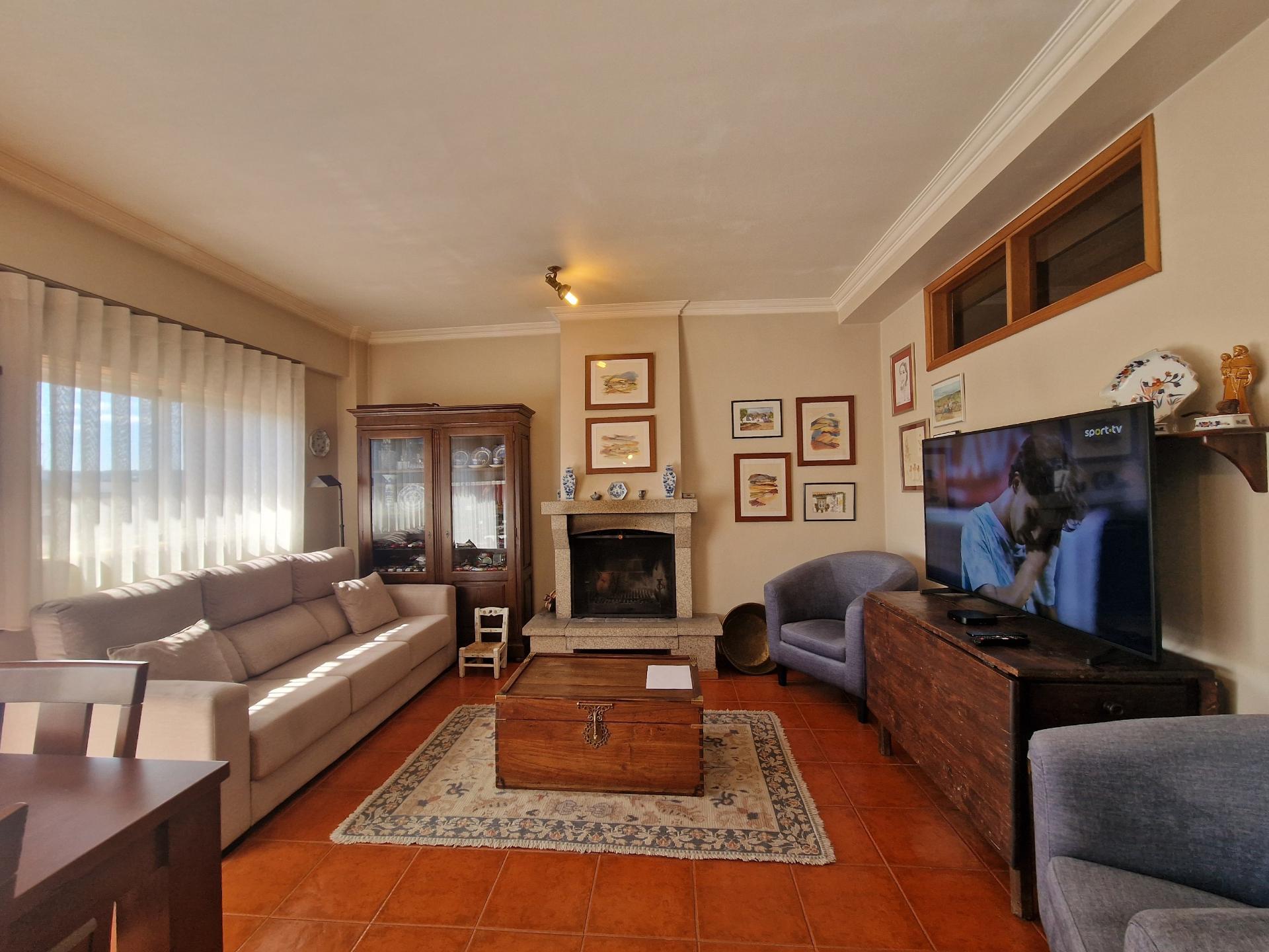| Vendido | T3 com vistas desafogadas na Av. Aureliano Barrigas, Vila Real