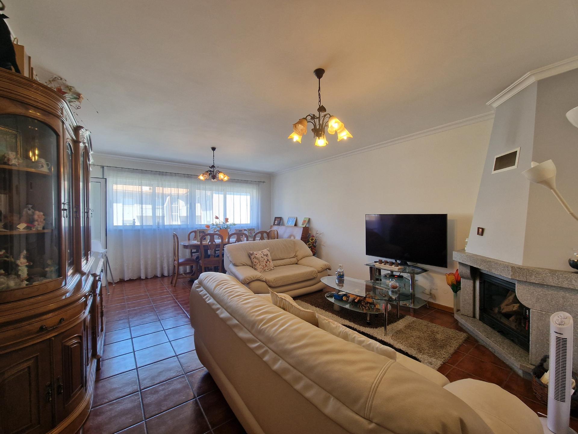 T3 de duas frentes + Sótão em Mateus, Vila Real