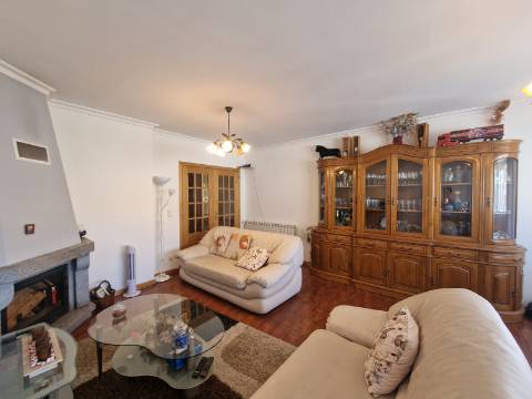 T3 de duas frentes + Sótão em Mateus, Vila Real