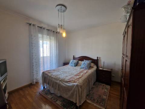 T3 de duas frentes + Sótão em Mateus, Vila Real