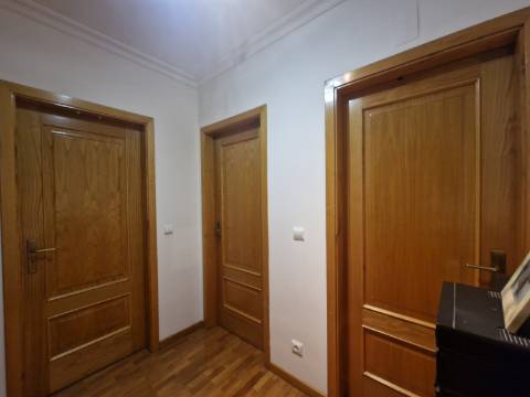 T3 de duas frentes + Sótão em Mateus, Vila Real