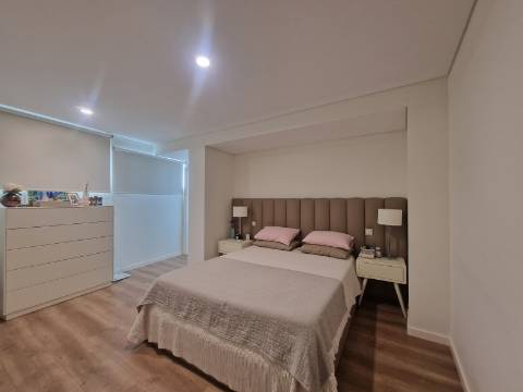 Moradia com 5 quartos à Av. da Europa em Vila Real
