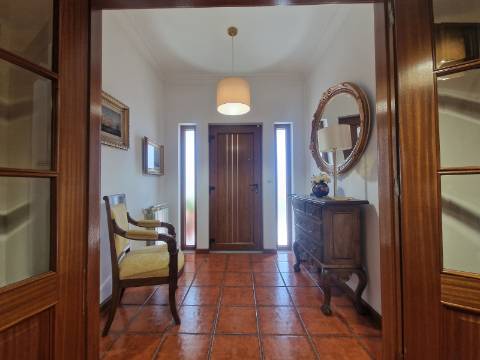 Moradia com 5 quartos à Av. da Europa em Vila Real