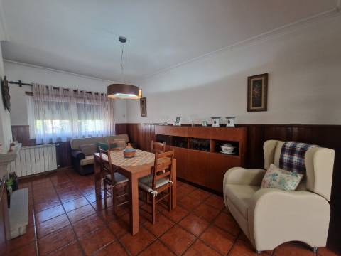 Moradia com 5 quartos à Av. da Europa em Vila Real