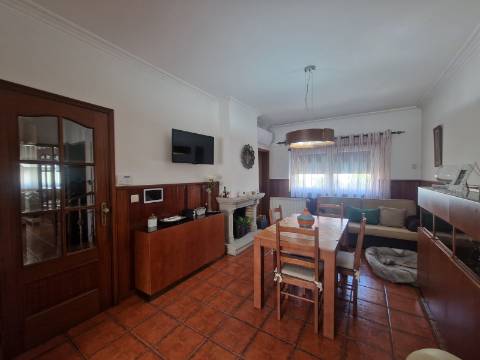 Moradia com 5 quartos à Av. da Europa em Vila Real
