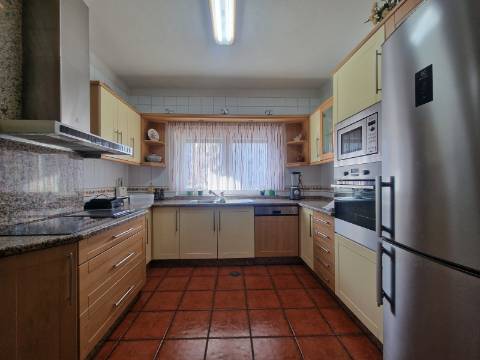 Moradia com 5 quartos à Av. da Europa em Vila Real