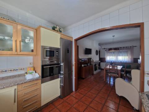 Moradia com 5 quartos à Av. da Europa em Vila Real