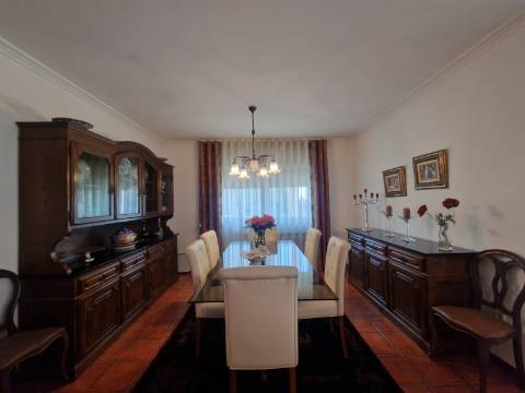 Moradia com 5 quartos à Av. da Europa em Vila Real