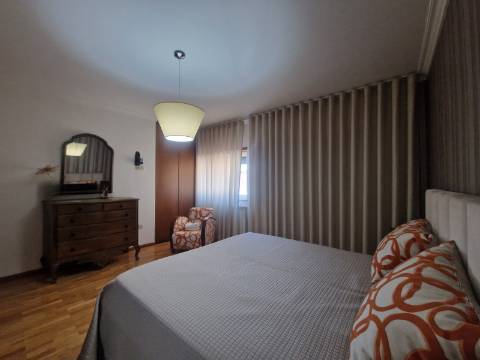 Moradia com 5 quartos à Av. da Europa em Vila Real
