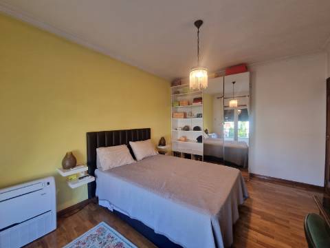 Moradia com 5 quartos à Av. da Europa em Vila Real