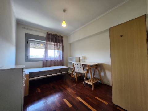T3+1 + Sótão Junto ao Parque Florestal no Centro de Vila Real