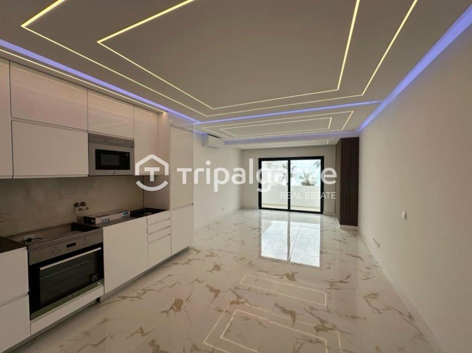Apartamento T2 totalmente renovado com vista mar- Quarteira