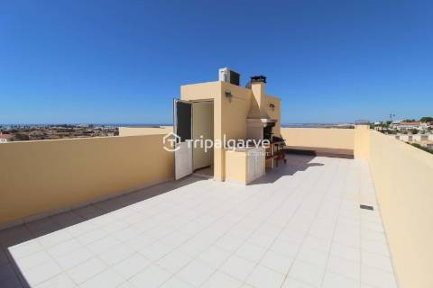 Moradia Geminada renovada T2+1 com piscina e garagem- Patroves- Albufeira