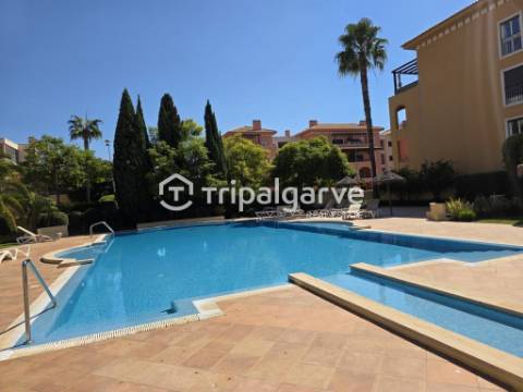T2 em Vilamoura com piscina e garagem