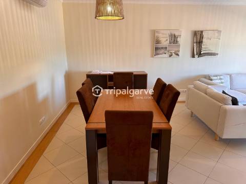 T2 em Vilamoura com piscina e garagem
