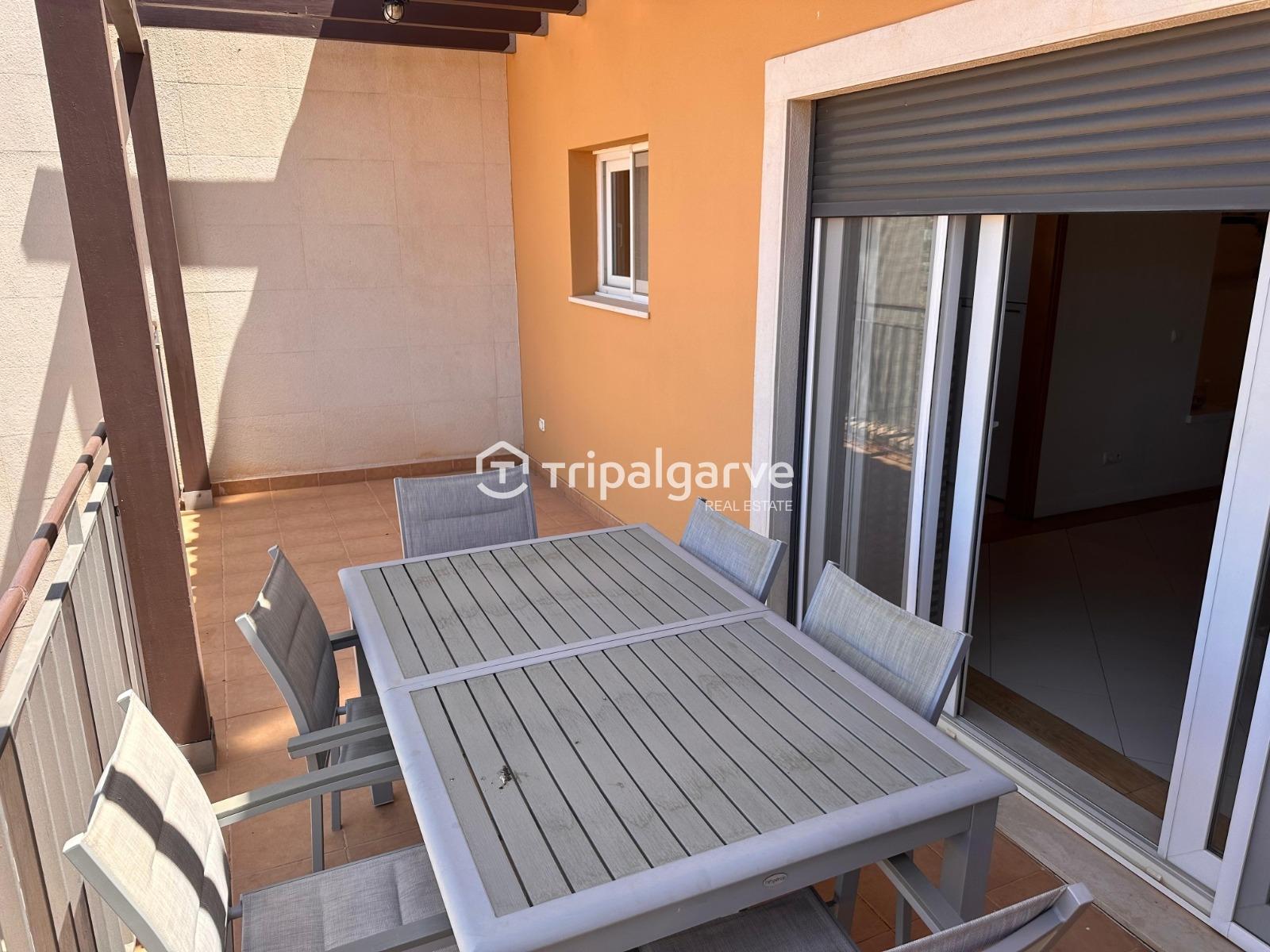 T2 em Vilamoura com piscina e garagem