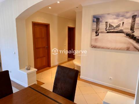 T2 em Vilamoura com piscina e garagem