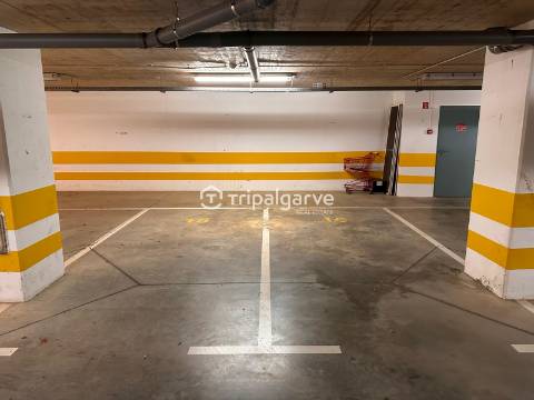 T2 em Vilamoura com piscina e garagem