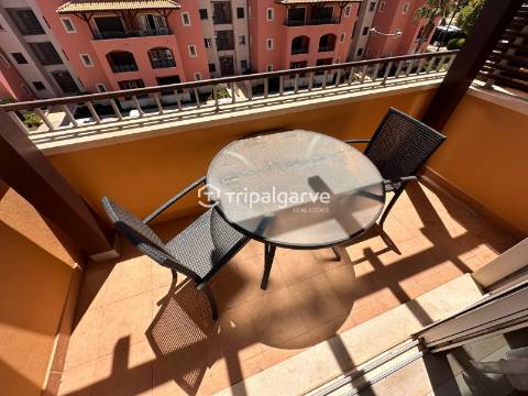 T2 em Vilamoura com piscina e garagem