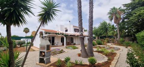 Moradia T4 com piscina e garagem em Belmonte - Portimao