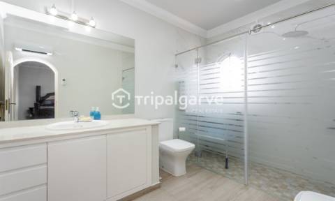Moradia T5  com Piscina e garagem – Guia