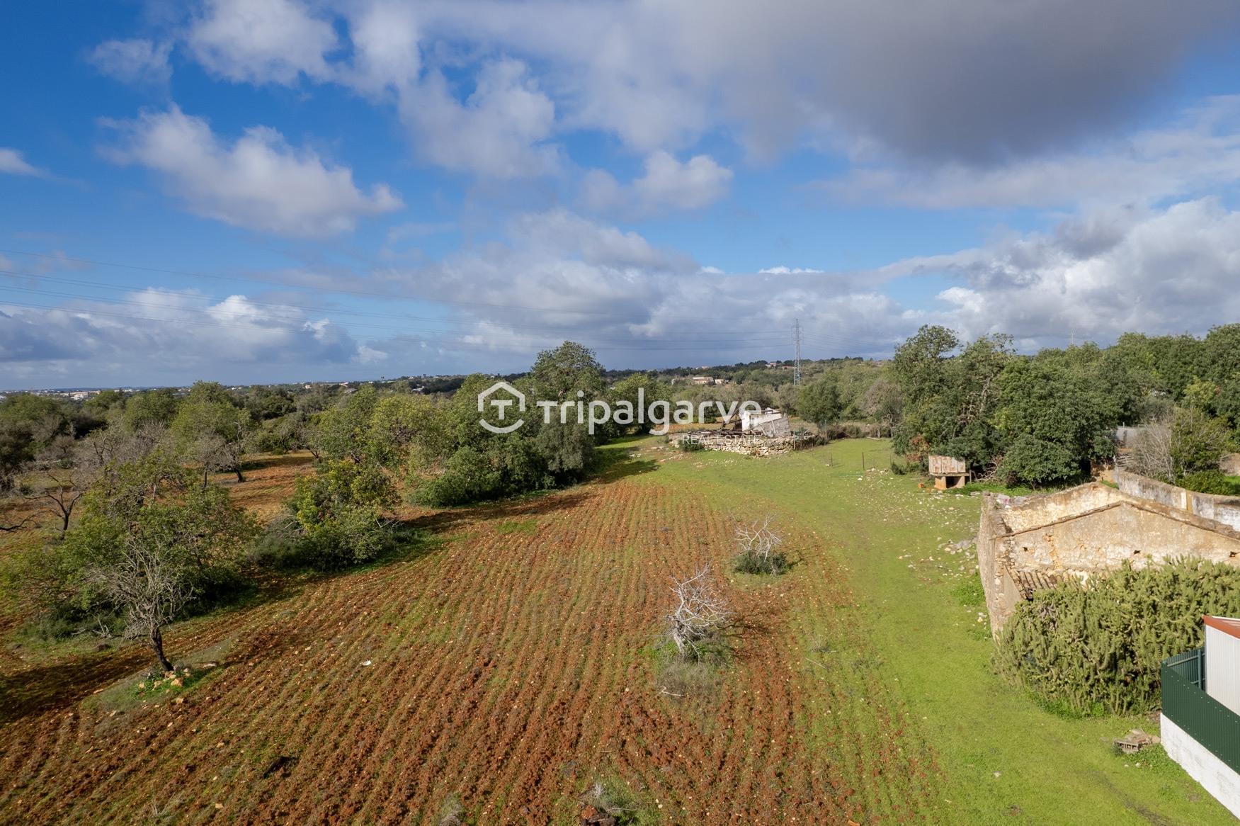 Terreno Misto de com Ruínas - Albufeira