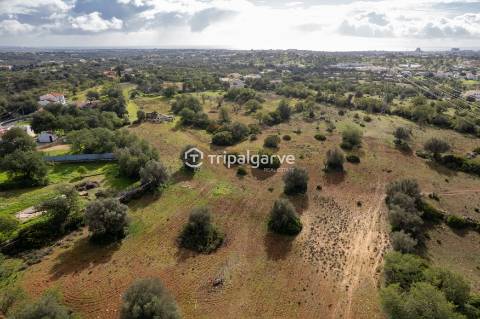 Terreno Misto de com Ruínas - Albufeira