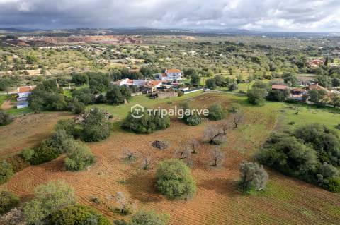 Terreno Misto de com Ruínas - Albufeira