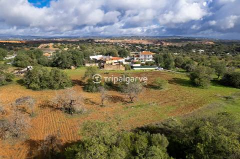 Terreno Misto de com Ruínas - Albufeira