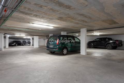 T3 Moderno com Vista Mar e Piscina Infinita – Olhos D´Água