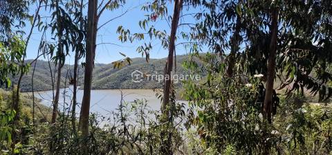 Terreno Misto com Ruínas na barragem de Odelouca