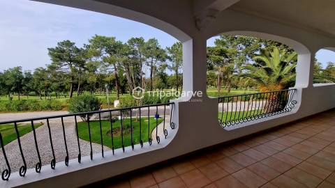 Appartamento T4 em primeira linha do Golfe - Portimao