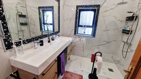 Appartamento T4 em primeira linha do Golfe - Portimao