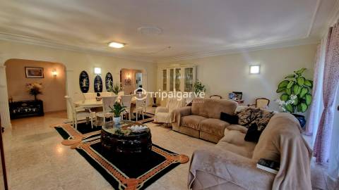 Appartamento T4 em primeira linha do Golfe - Portimao