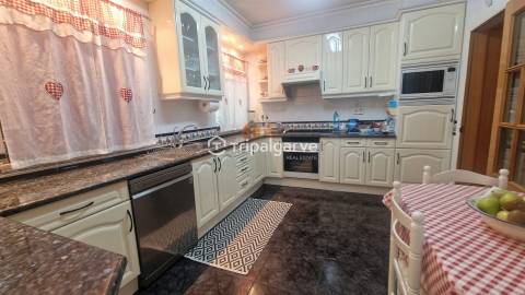 Appartamento T4 em primeira linha do Golfe - Portimao