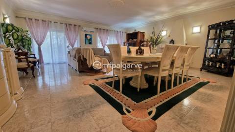 Appartamento T4 em primeira linha do Golfe - Portimao
