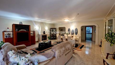 Appartamento T4 em primeira linha do Golfe - Portimao