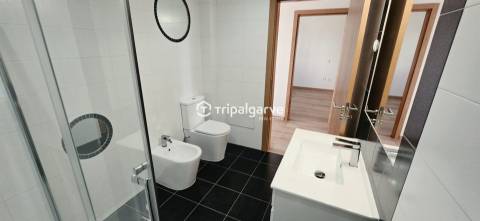 Moradia T3 em banda com piscina  e garagem na Guia