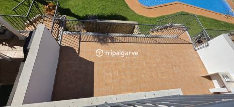 Moradia T3 em banda com piscina  e garagem na Guia