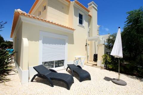 Luxuosas moradias V2 equipadas e mobiladas em Golfe Country Clube, Algarve