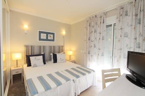 Luxuosas moradias V2 equipadas e mobiladas em Golfe Country Clube, Algarve