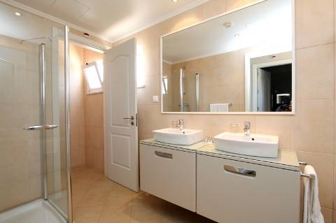 Luxuosas moradias V2 equipadas e mobiladas em Golfe Country Clube, Algarve