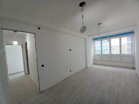 Apartamento T4 - Laranjeiro
