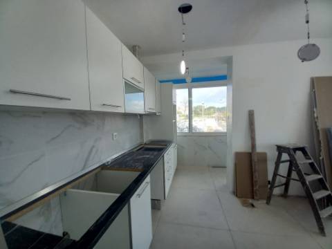Apartamento T4 - Laranjeiro