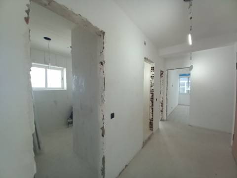 Apartamento T4 - Laranjeiro