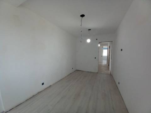 Apartamento T4 - Laranjeiro