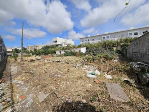 Terreno com 2000m2, junto Universidades, na Ajuda, Lisboa