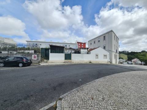 Terreno com 2000m2, junto Universidades, na Ajuda, Lisboa