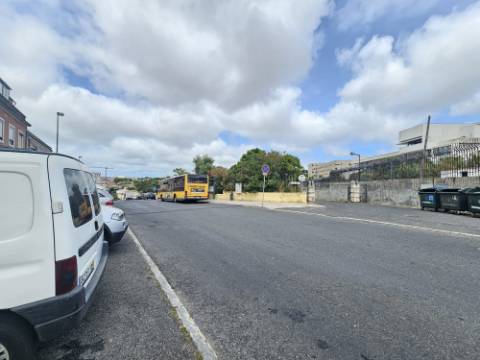 Terreno com 2000m2, junto Universidades, na Ajuda, Lisboa