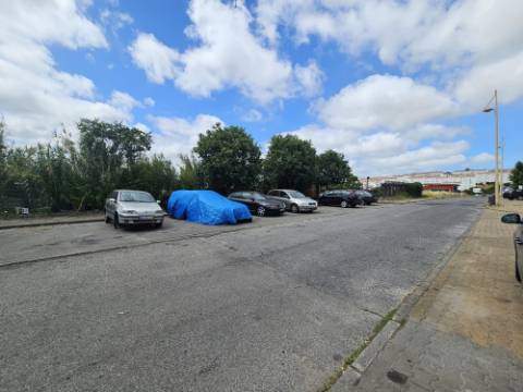 Terreno com 2000m2, junto Universidades, na Ajuda, Lisboa